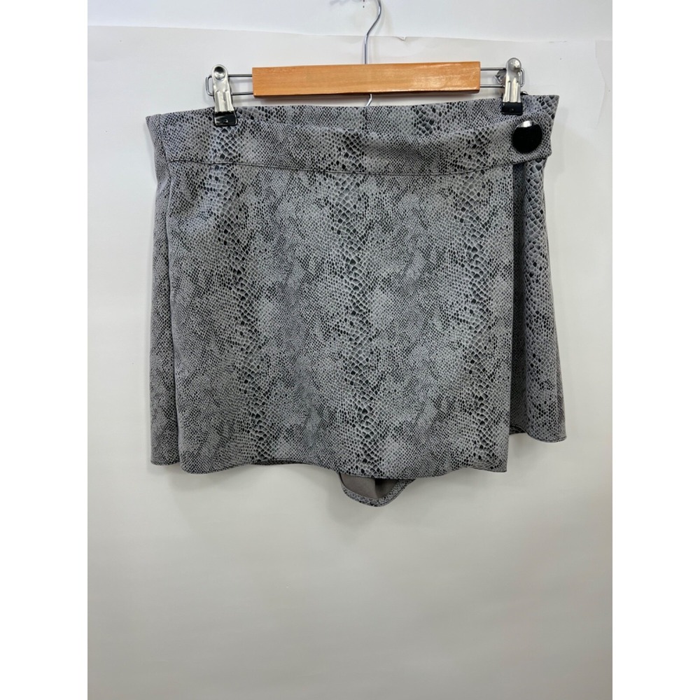 Haute Monde Women's Snake Skinned Print Gray Mini Skirt Size XL